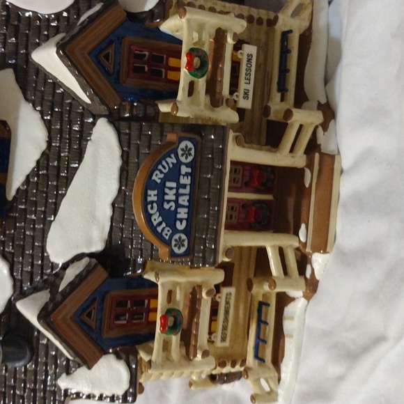 Vintage Birch Run Ski Chalet Original Snow Village - Picture 3 of 17